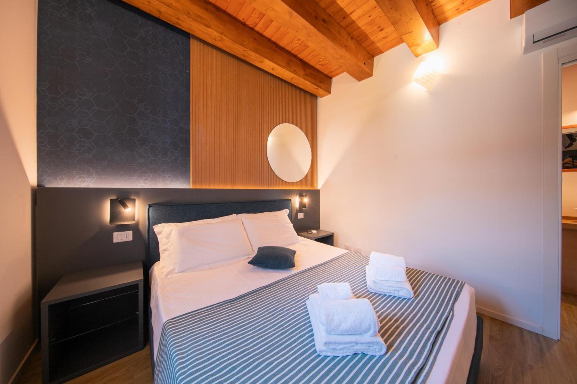 Taliammari Hotel Cefalu Room photo